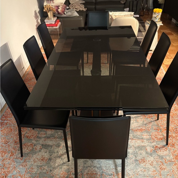 Bo concept dinning room table with chairs - Picture 1 of 6